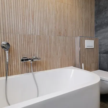 Saltwater Pool, Ac, & 6 Large Bedrooms Villa Montagne (Gironde)
