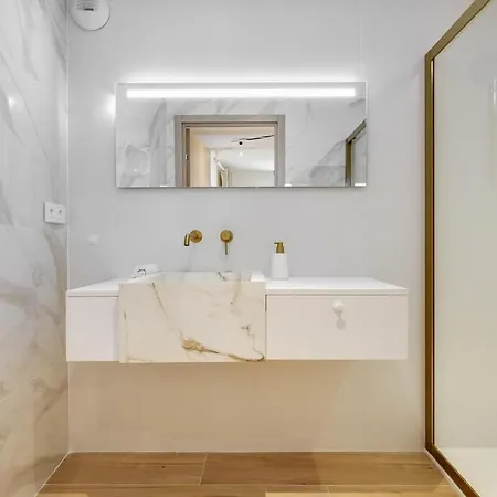 Saltwater Pool, Ac, & 6 Large Bedrooms Montagne (Gironde)