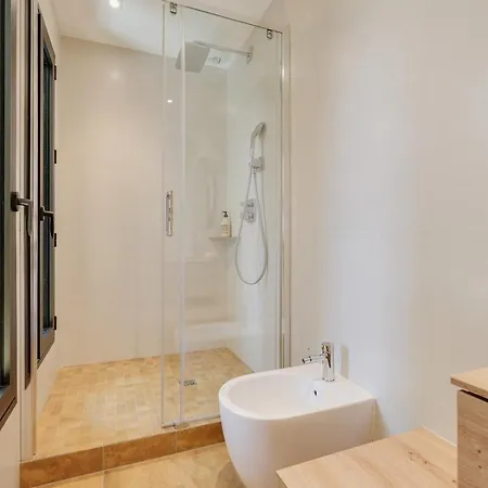 Saltwater Pool, Ac, & 6 Large Bedrooms * Montagne (Gironde)