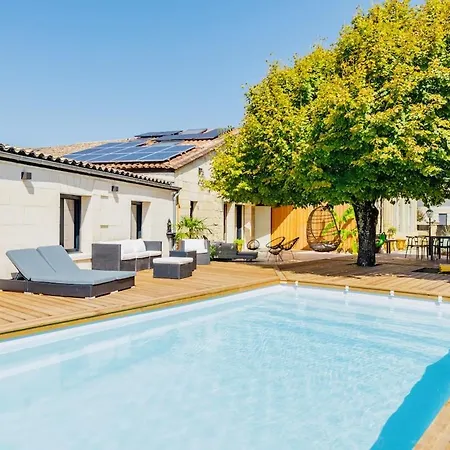 Villa Saltwater Pool, Ac, & 6 Large Bedrooms *