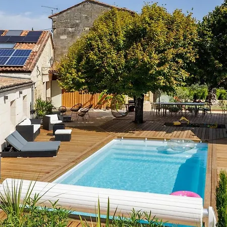 Saltwater Pool, Ac, & 6 Large Bedrooms *