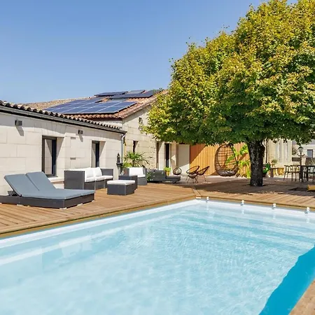 Saltwater Pool, Ac, & 6 Large Bedrooms